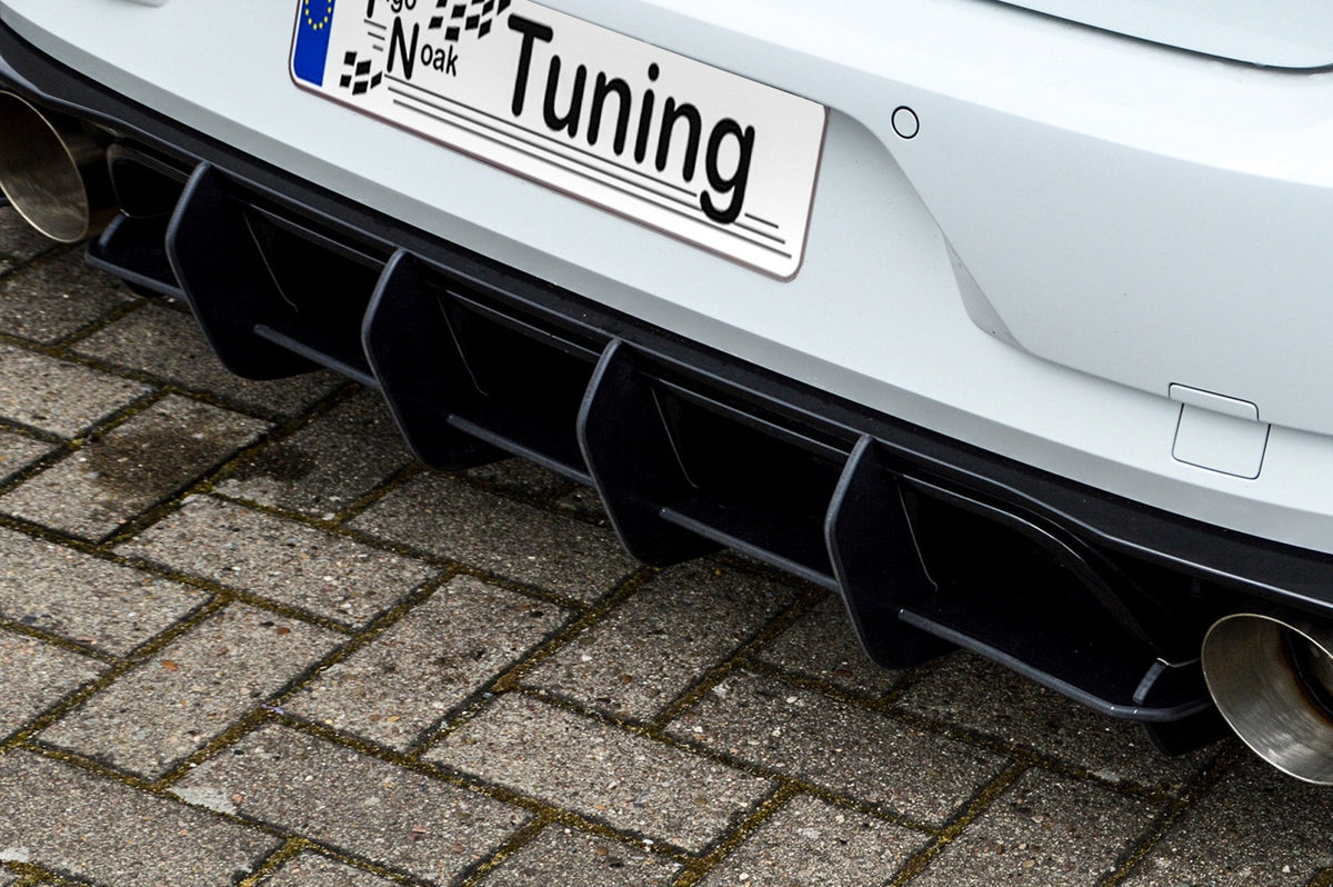 Racing Heckansatz Diffusor für VW Golf 7 GTI TCR von Ingo Noak Tuning, aus Carbon mit sportlichem Design.