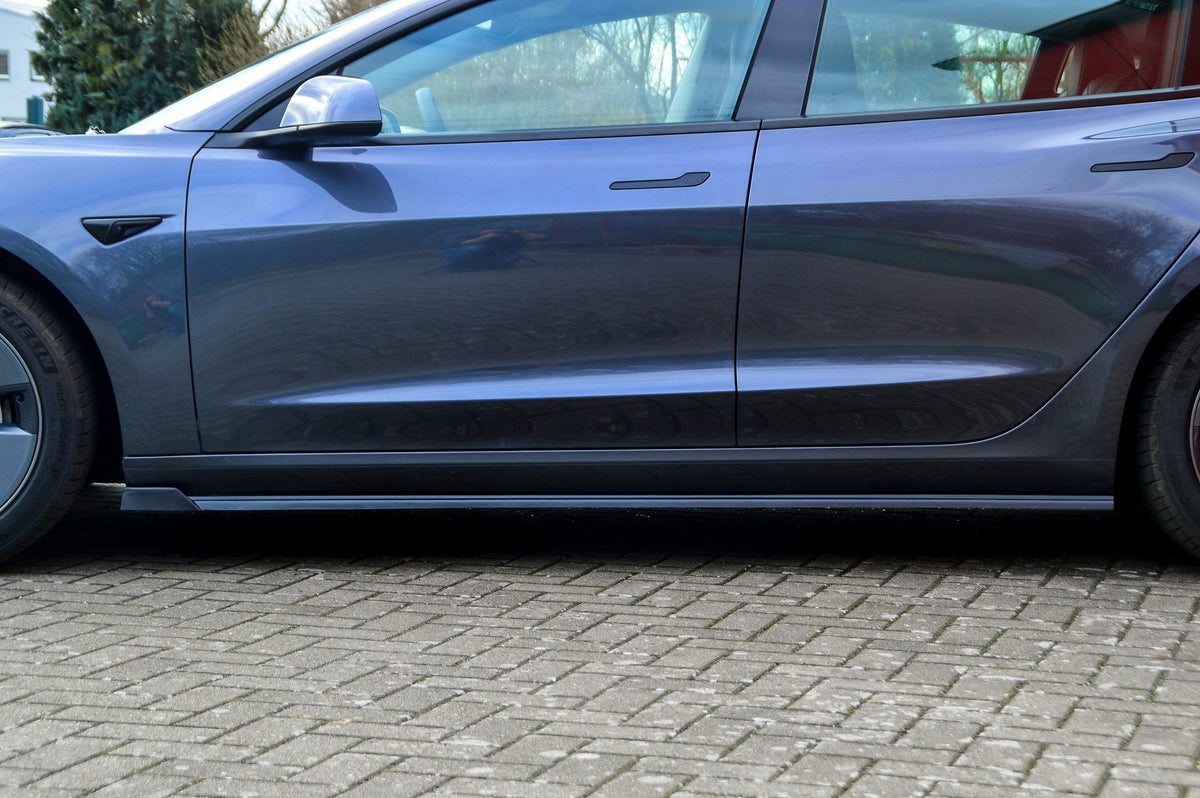CUP Seitenschweller mit Wing vorne für Tesla Model 3 ab Bj. 2017