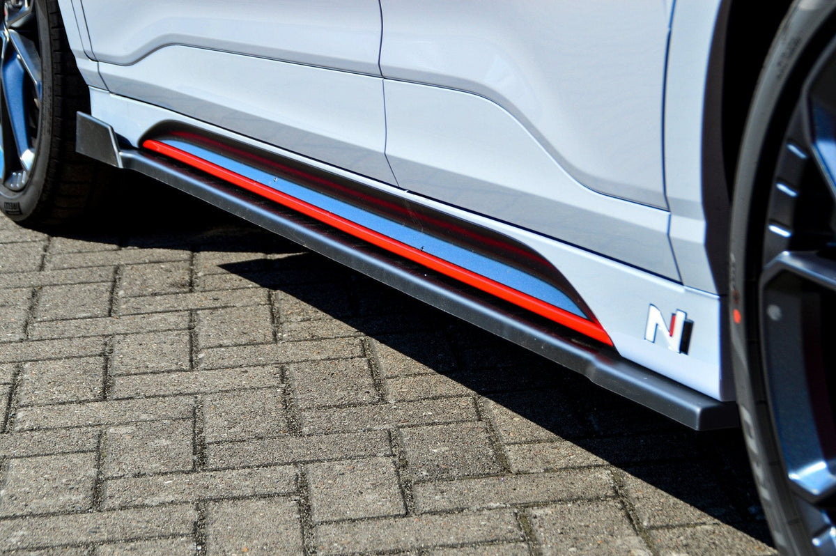 CUP Seitenschweller mit Wing vorne für Hyundai Kona N + N-Line