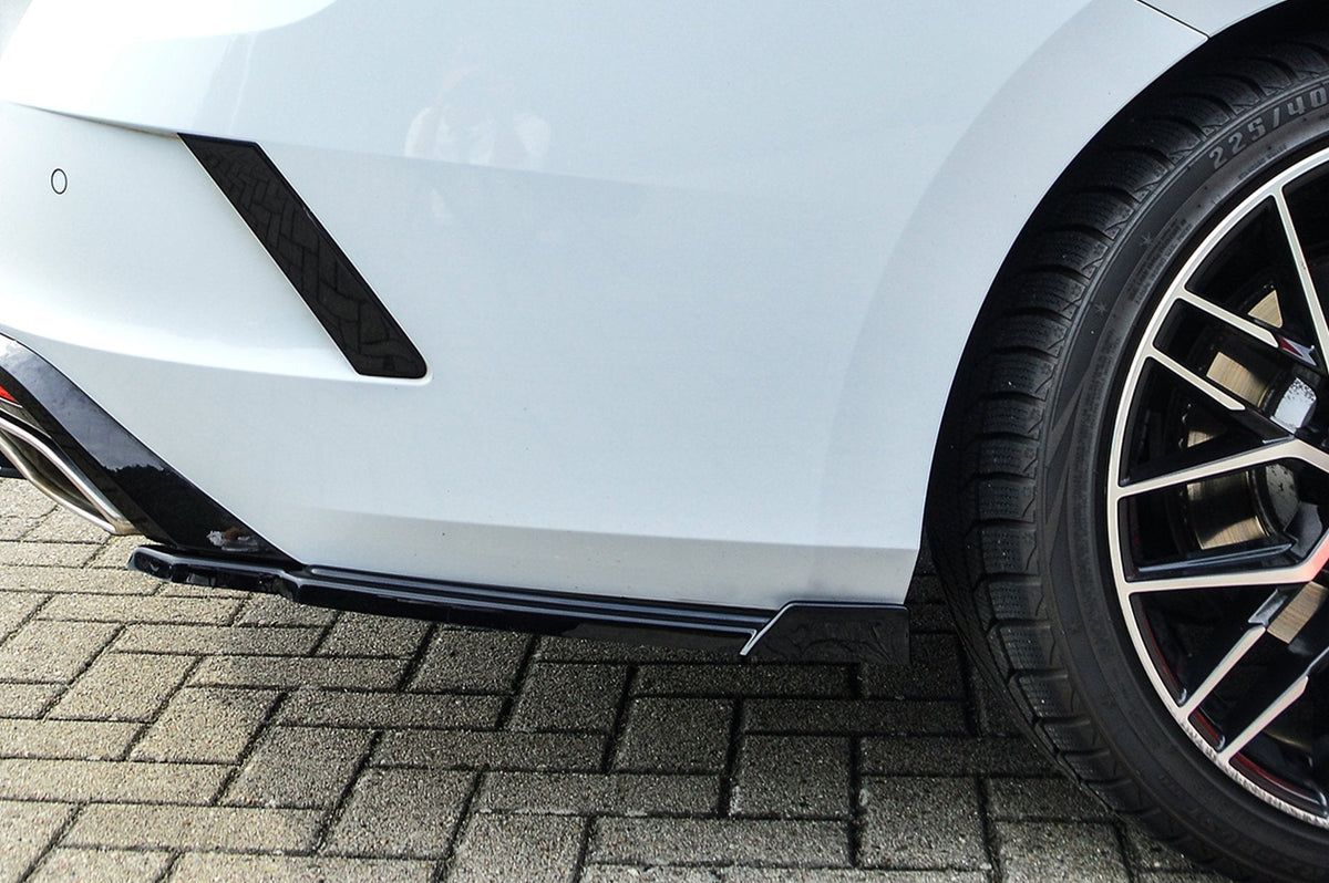 Heckansatz Seitenteile mit Wingsaus ABS für Skoda Octavia RS NX