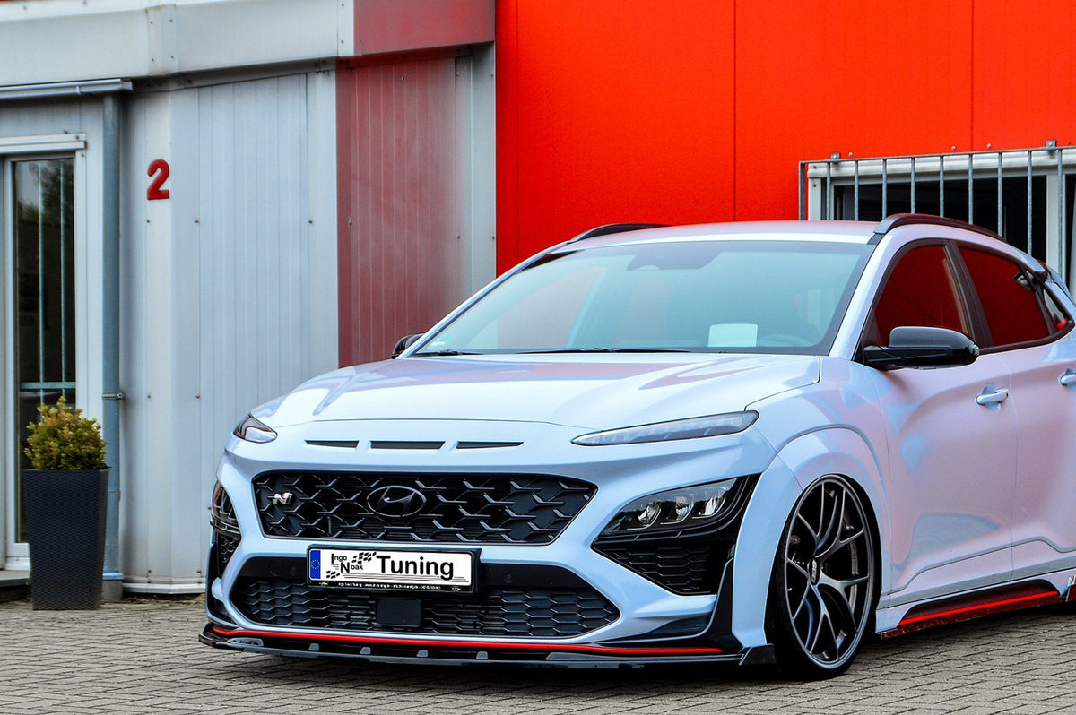 Bodykit für Hyundai Kona N ab 2020, Ingo Noak Tuning, zeigt front- und seitliche Karosserieverkleidungen.