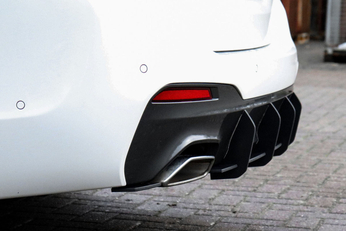 Gefräster Heckansatz für BMW 5er G30 G31 mit M-Paket, Ingo Noak Tuning, aus hochwertigem Material, sichtbar im Bild