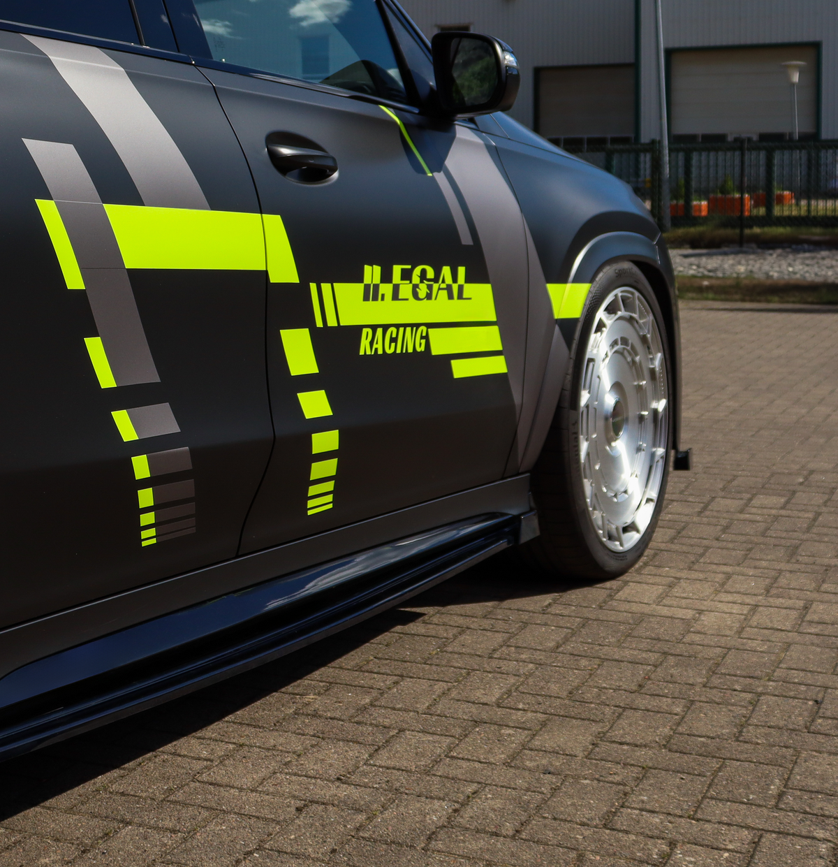 CUP Seitenschwellersatz mit Wing vorne für Mercedes GLS 63 AMG 4 Matic