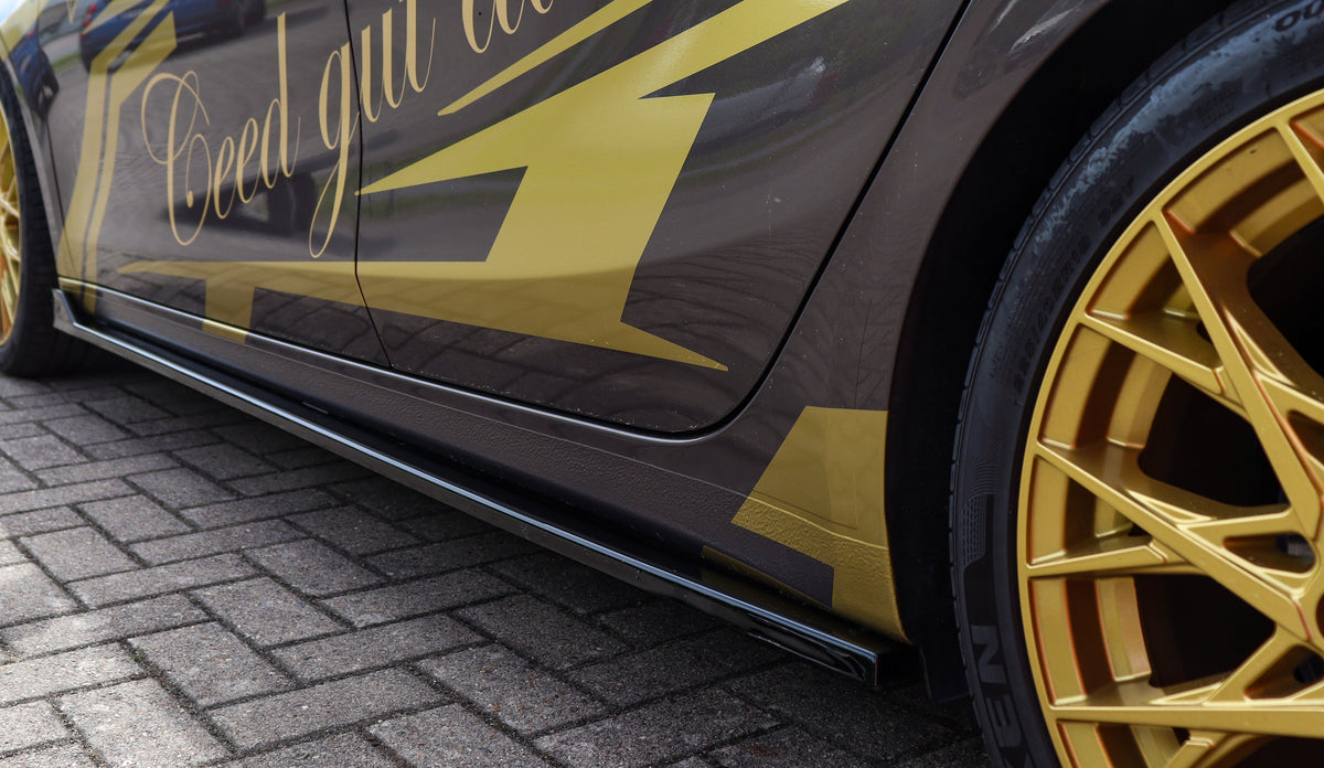Seitenschweller mit Wing vorne für Kia Ceed CD, Ingo Noak Tuning, schwarze ABS-Optik, sportliches Karosserie-Design