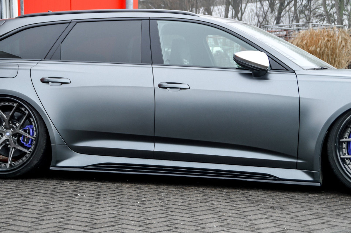 Seitenschweller für Audi RS7 C8, Ingo Noak Tuning, sportliches Karosserie-Upgrade, sichtbare Seitenteile am Fahrzeug.