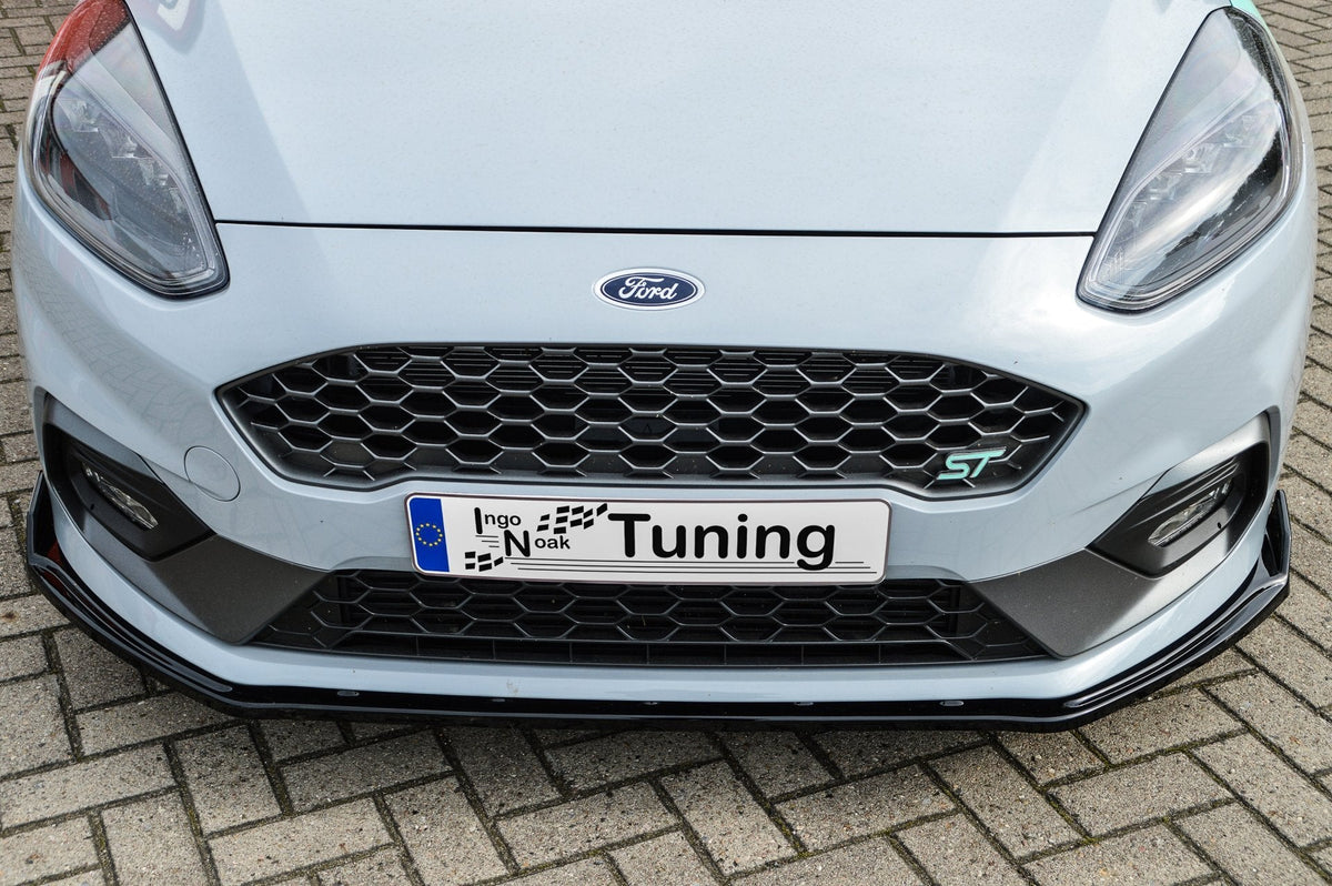 Bodykit für Ford Fiesta ST MK8 JHH ab 2018 von Ingo Noak Tuning, zeigt Frontstoßstange und Seitenschweller.