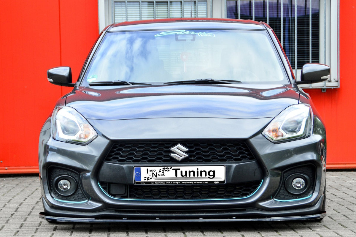 Ingo Noak Tuning ABS-Cuplippeaus für Suzuki Swift Sport RZ/AZ, klare Sicht auf die schwarzen Kunststoffteile.