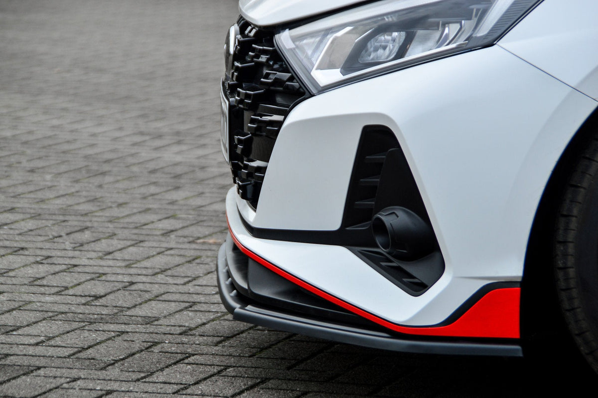Frontspoilerlippe für Hyundai I20N Performance, Ingo Noak Tuning, zeigt die aerodynamische Fahrzeugfront.