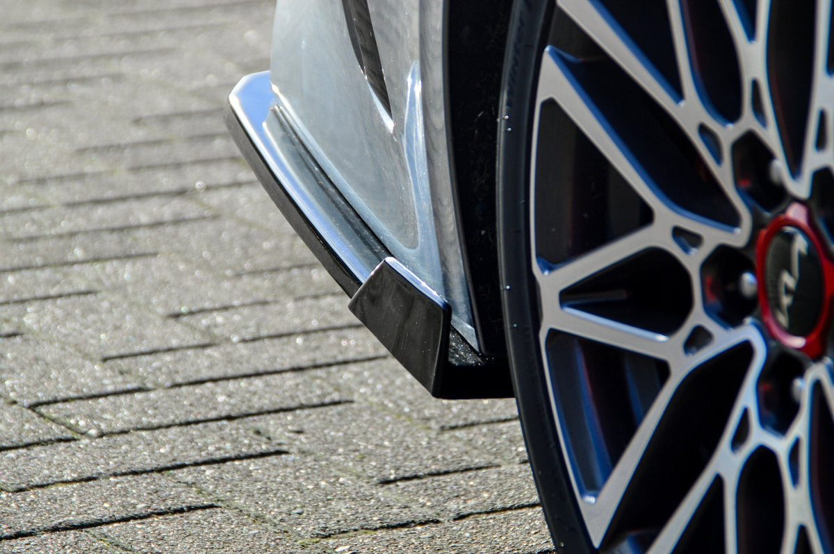 Bodykit für Kia Proceed GT CD Facelift 2021- von Ingo Noak Tuning, zeigt Front- und Seitenteile des sportlichen Karosseriezubehörs
