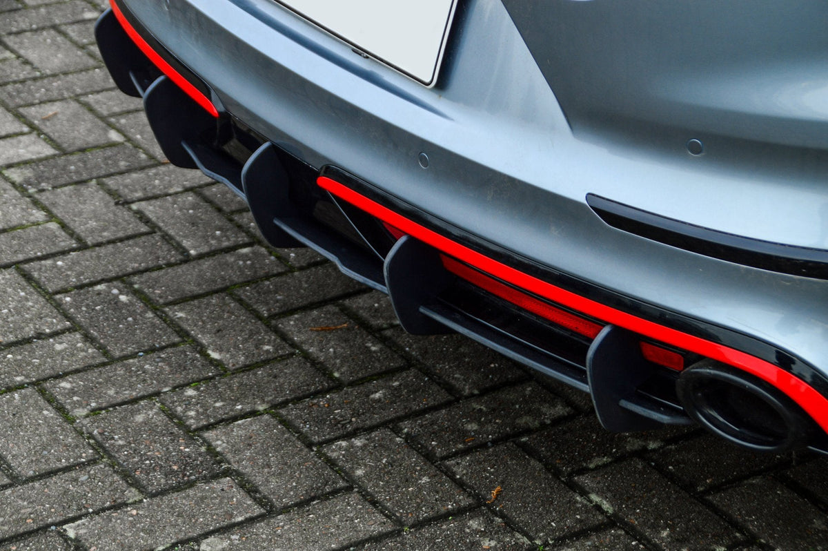Ingo Noak Tuning Bodykit für Kia Proceed GT CD Facelift 2021, sichtbar auf dem Auto vor weißem Hintergrund