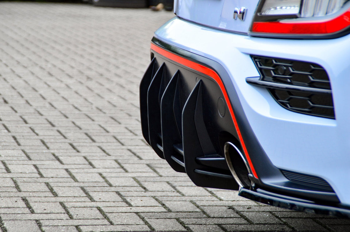 Bodykit für Hyundai Kona N ab 2020, Ingo Noak Tuning, inklusive Frontstoßstange, Seitenschweller und Heckdiffusor, in schwarzer Optik