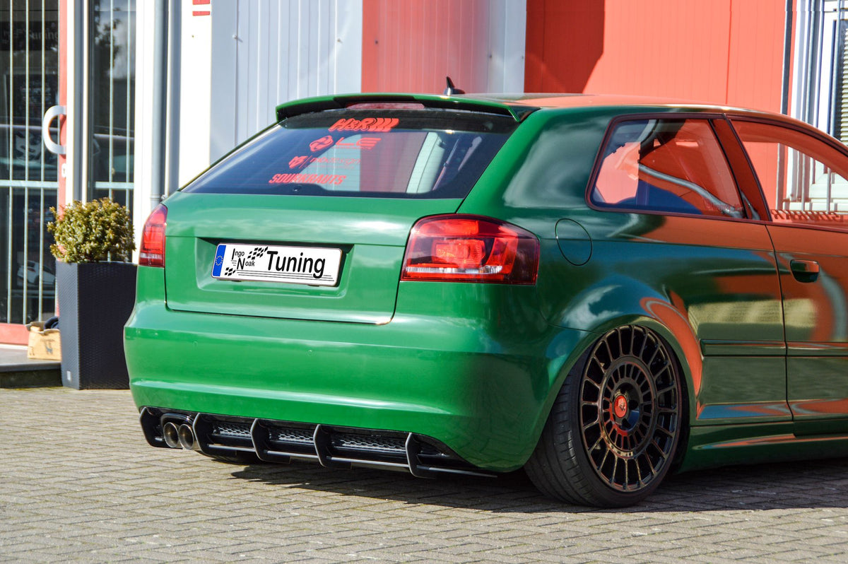 Gefräster Heckansatz für Audi A3 8P Facelift S-Line von Ingo Noak Tuning, aus langlebigem Kunststoff, zeigt die Passform.