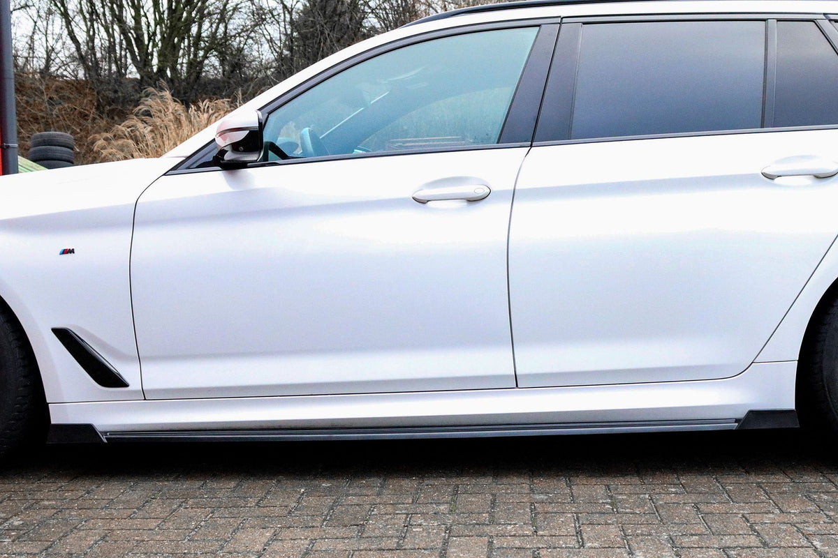 Seitenschweller mit Wings vorne und hinten für BMW 5er G30 G31 M-Paket, Ingo Noak Tuning, sportliches Design, Fahrzeugseite