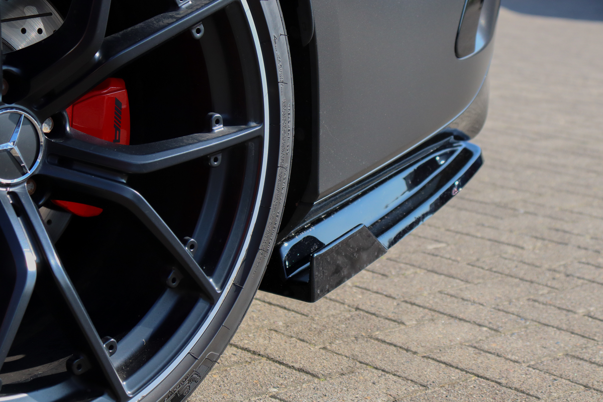 Seitenteile mit Wing für Mercedes AMG GT 63S X290, Ingo Noak Tuning, Heckansatz ohne Aerokit, schwarze Kunststoffoptik.