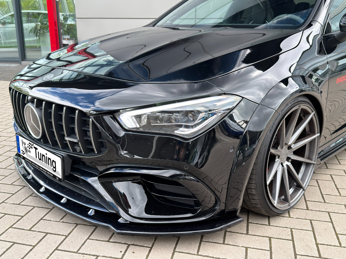 ABS-Frontspoilerlippe für Mercedes CLA 35/45 AMG, aerodynamisches Tuning-Teil, in schwarzem ABS-Material, sichtbar auf der Fahrzeugfront