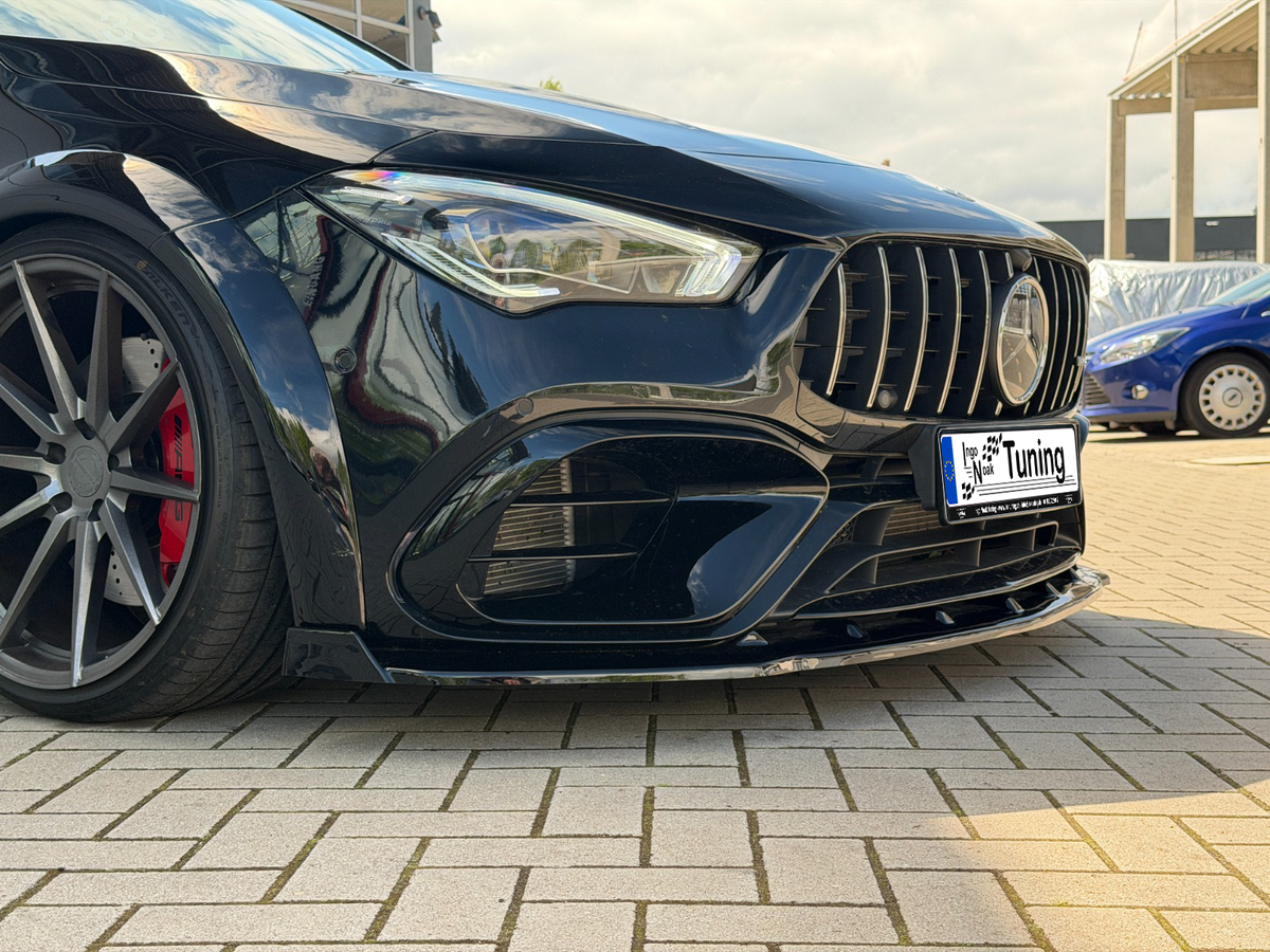 Breiter ABS Widebodykit für Mercedes CLA 35/45 AMG, inklusive Aeropaket, von Ingo Noak Tuning, sichtbar auf dem Fahrzeug.