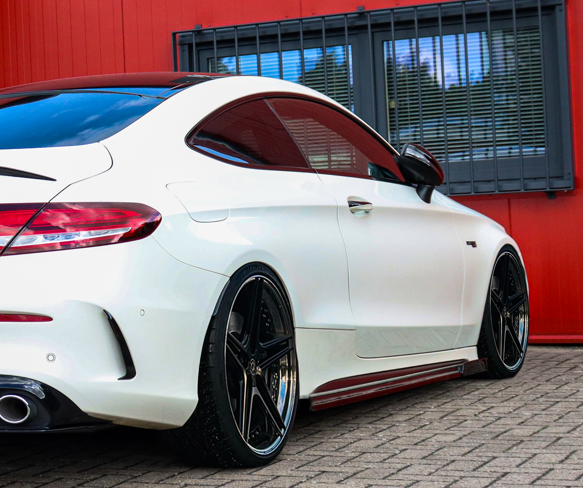 Seitenschweller mit Wing vorne für Mercedes C-Klasse C43 AMG, Ingo Noak Tuning, in Lackfarbe, aus ABS-Material