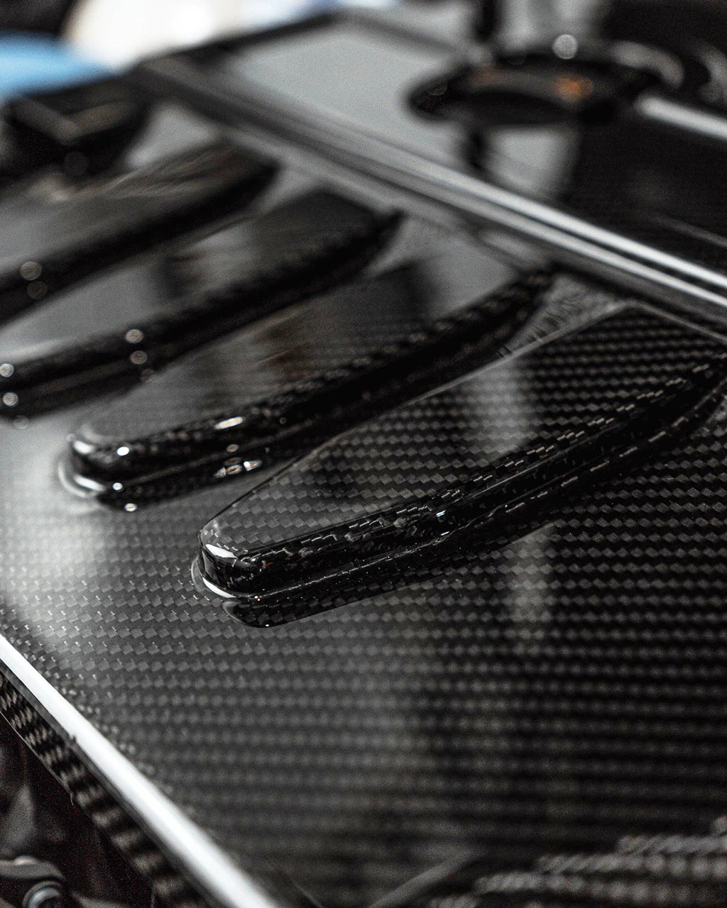 Carbon Motorabdeckung TTS-Style HFI Intake EA113 2.0 T(F)SI (Golf 5/6 etc.)